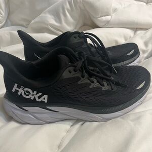 Women Hoka’s sz 7